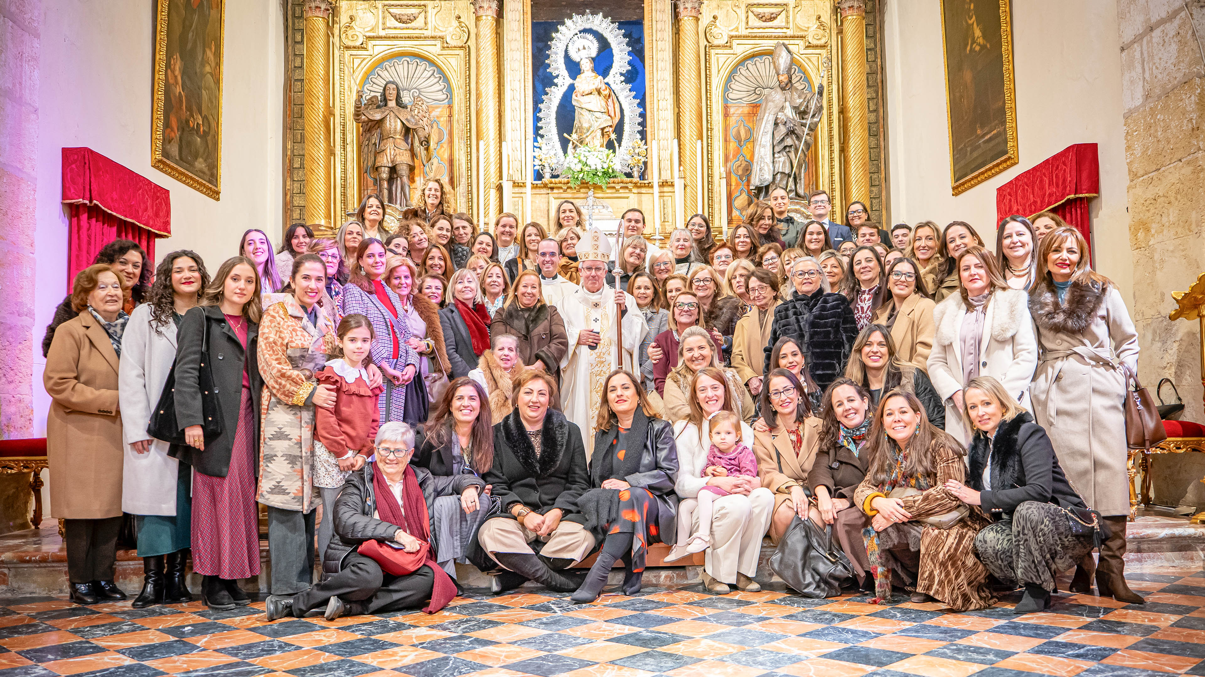 Antiguos alumnos en la celebración del 125 aniversario.